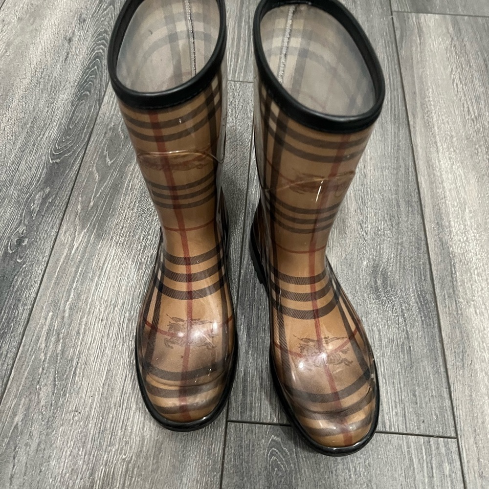 burberry rain boots